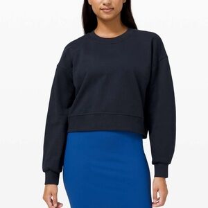Lululemon Perfectly Oversized Crop Crew
True Navy